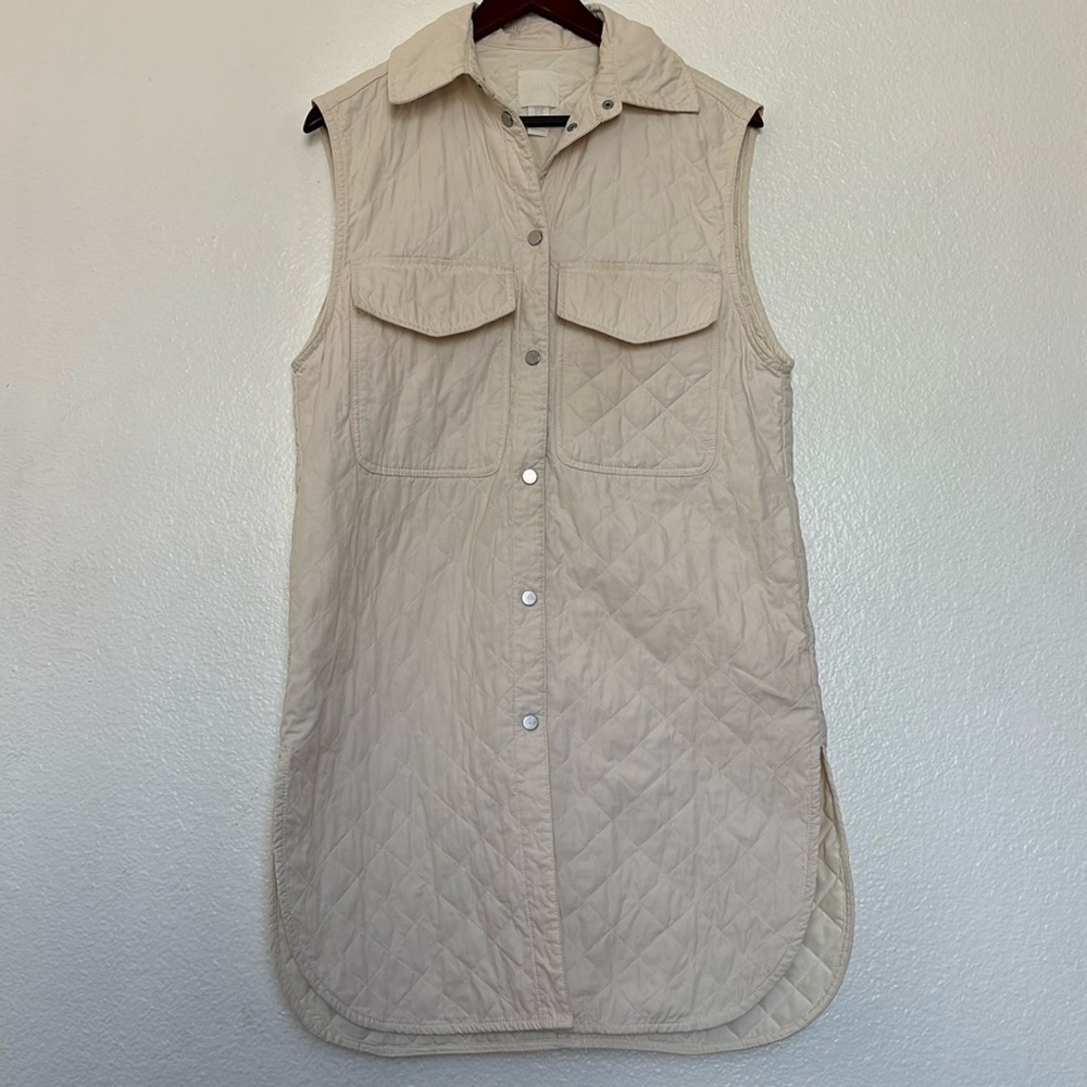 H&M Beige Quilted Long Vest size XS buttons in the front with two pockets